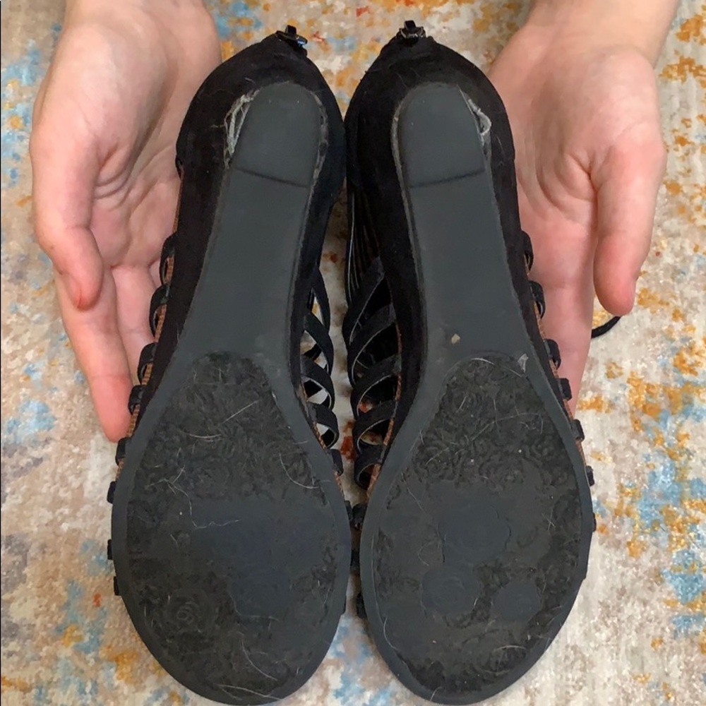 Shoes - Picture 4 of 4